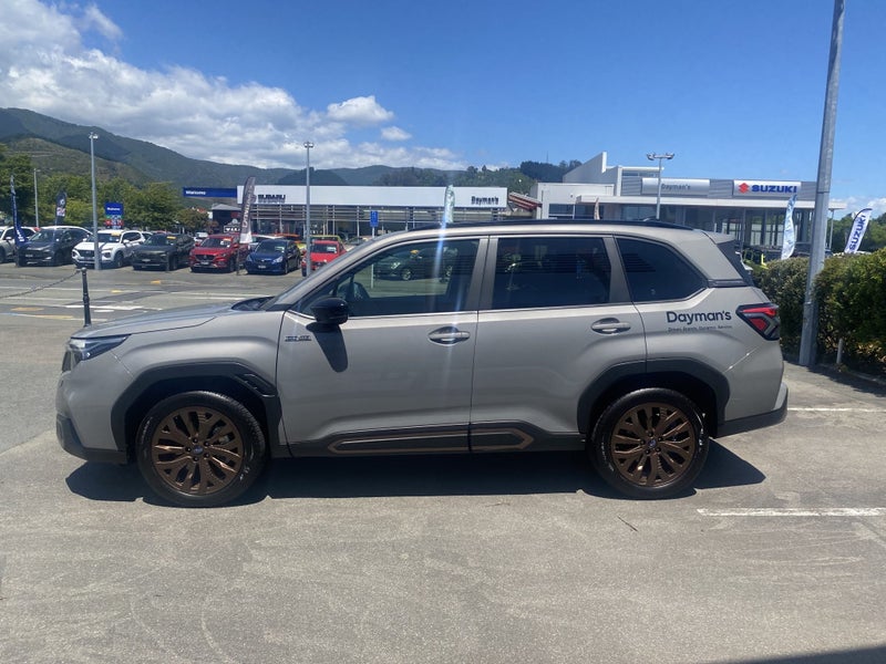 2025 Subaru Forester AWD Hybrid Sport image 5