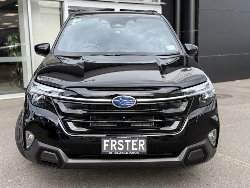 2025 Subaru Forester AWD Hybrid Touring image 2