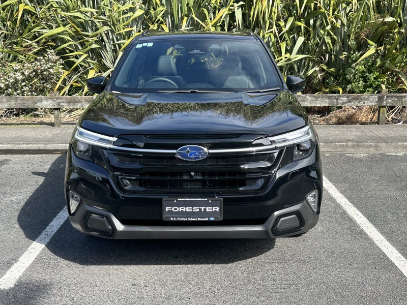 2025 Subaru Forester AWD Touring image 3