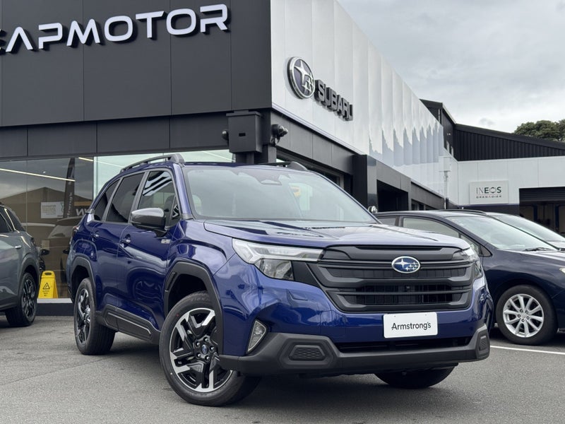 2025 Subaru Forester Base Strong Hybrid 2.5L AWD image 1