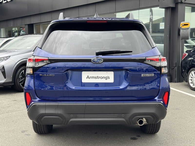 2025 Subaru Forester Base Strong Hybrid 2.5L AWD image 5