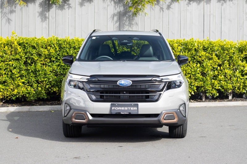 2025 Subaru Forester Hybrid AWD Sport image 4