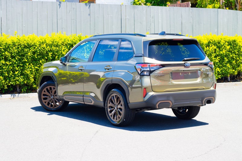 2025 Subaru Forester Hybrid AWD Sport image 3