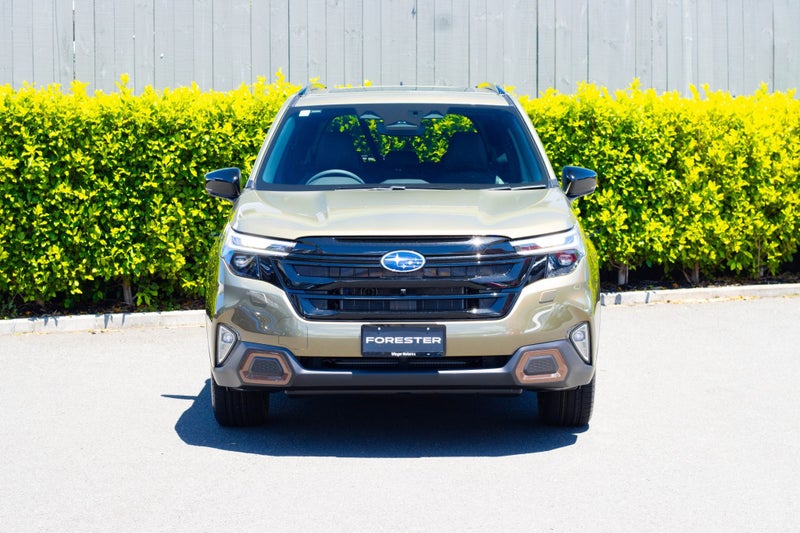 2025 Subaru Forester Hybrid AWD Sport image 4