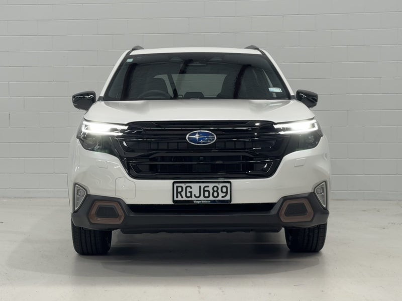 2025 Subaru Forester Hybrid AWD Sport image 2