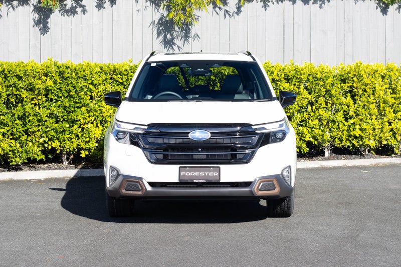 2025 Subaru Forester Hybrid AWD Sport image 4