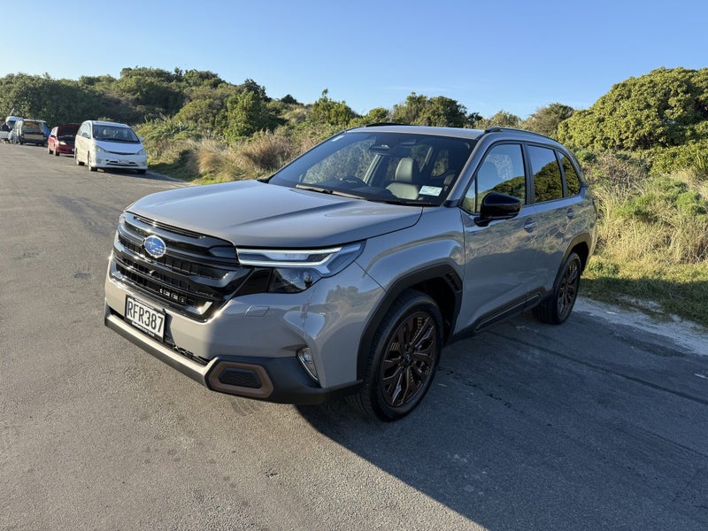 2025 Subaru Forester Hybrid AWD Sport Wagon CVT image 3