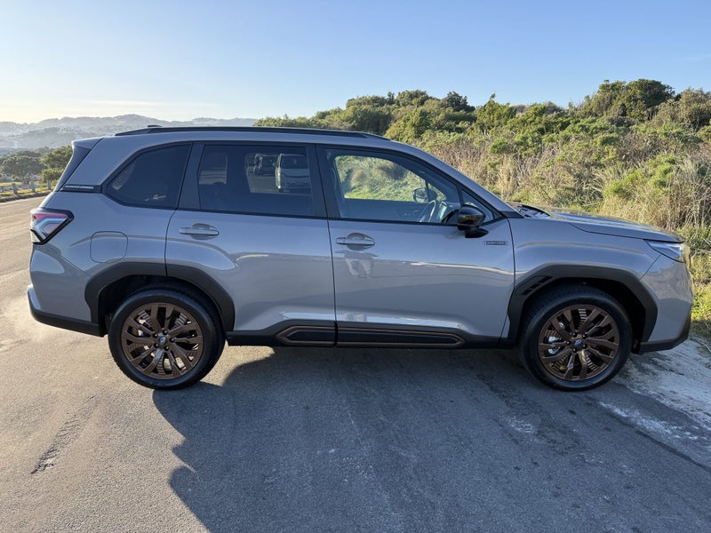 2025 Subaru Forester Hybrid AWD Sport Wagon CVT image 4