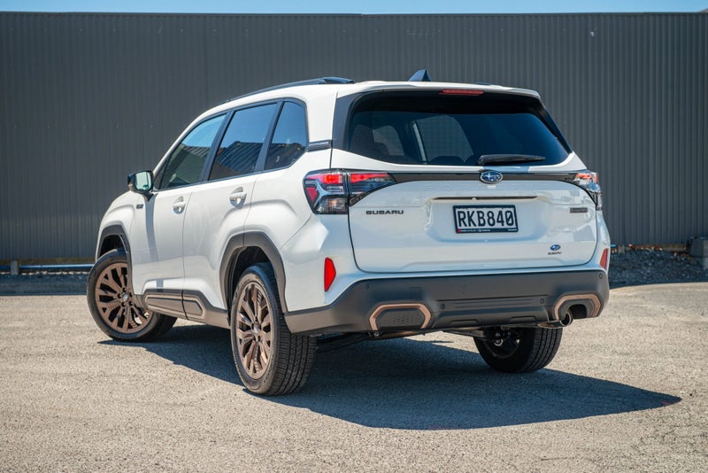 2025 Subaru Forester Hybrid Sport image 3