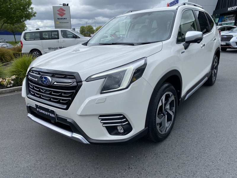 2025 Subaru Forester Premium e-Boxer Hybrid image 3