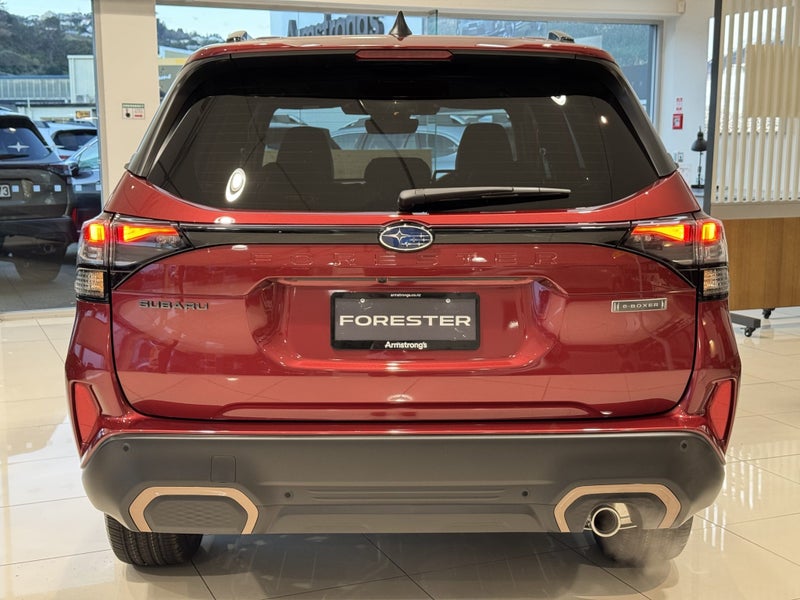 2025 Subaru Forester Strong Hybrid Sport 2.5L AWD image 4