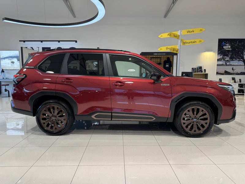 2025 Subaru Forester Strong Hybrid Sport 2.5L AWD image 5