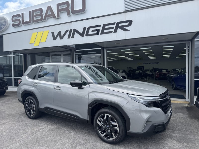 2025 Subaru Forester Touring image 2