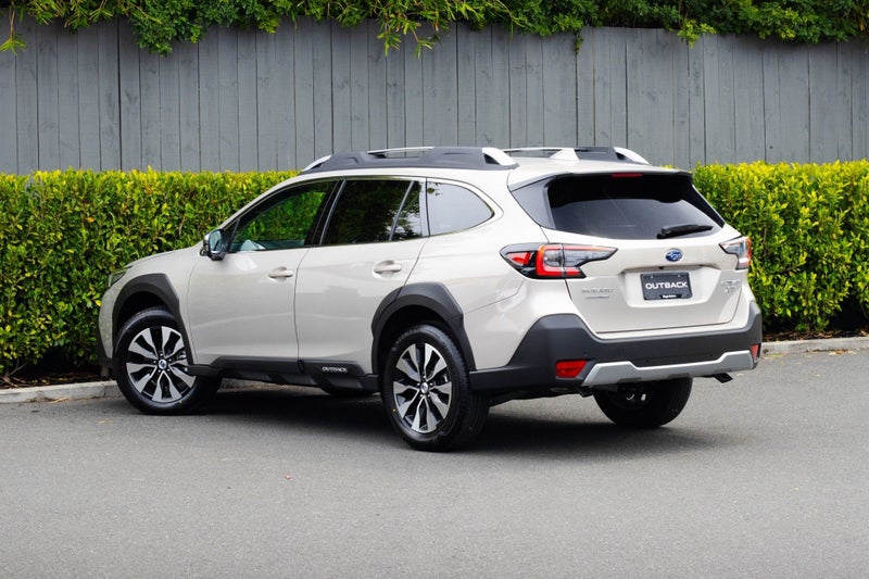 2025 Subaru Outback 2.4T AWD Touring image 3