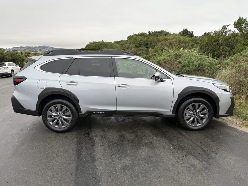 2025 Subaru Outback 2.5i image 4