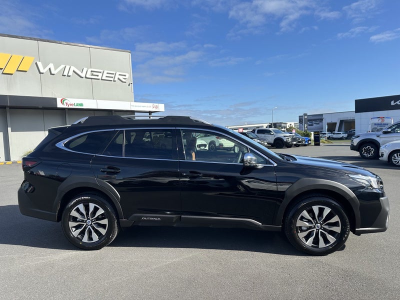 2025 Subaru Outback 2.5i Touring image 2