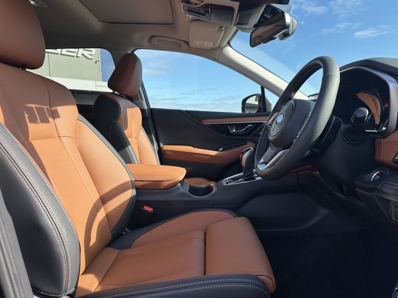 2025 Subaru Outback 2.5i Touring image 3