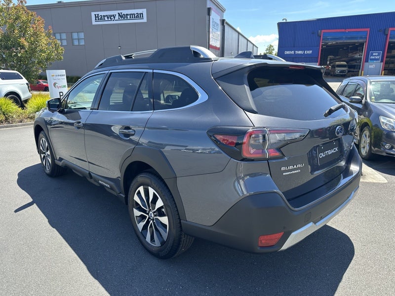 2025 Subaru Outback 2.5i Touring image 4