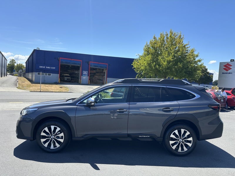 2025 Subaru Outback 2.5i Touring image 5