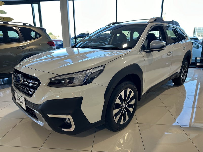 2025 Subaru Outback 2.5i Touring image 4