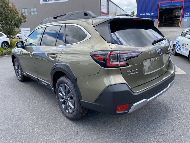 2025 Subaru Outback 2.5i Touring image 4