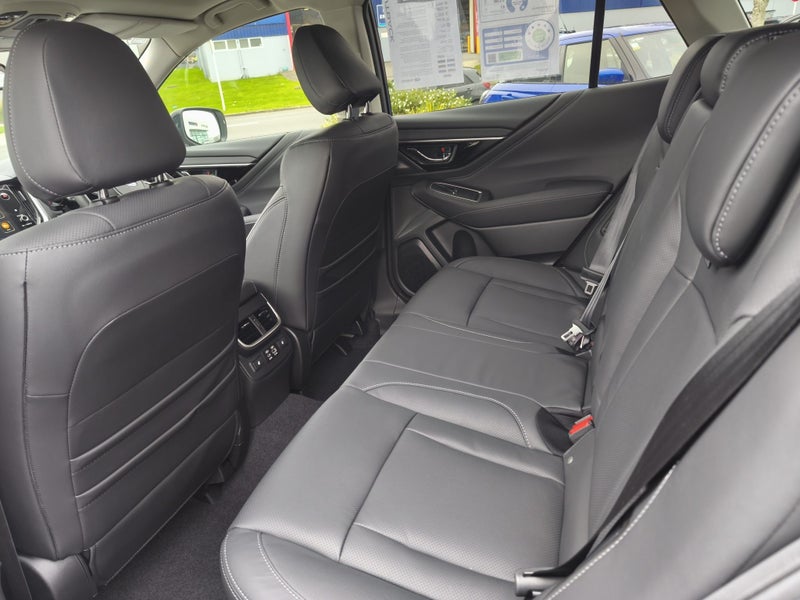 2025 Subaru Outback 2.5i Touring image 5