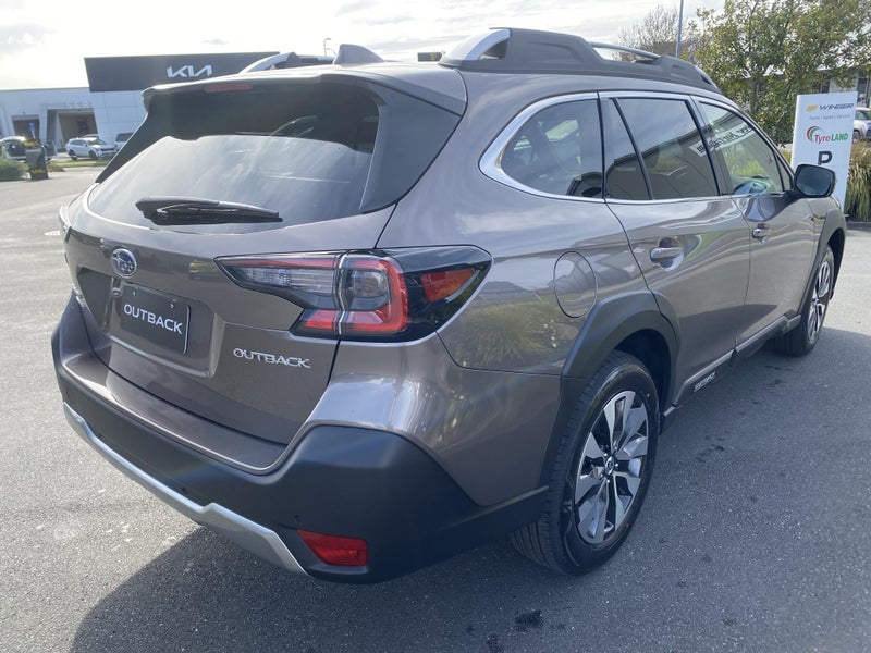 2025 Subaru Outback 2.5i Touring image 4