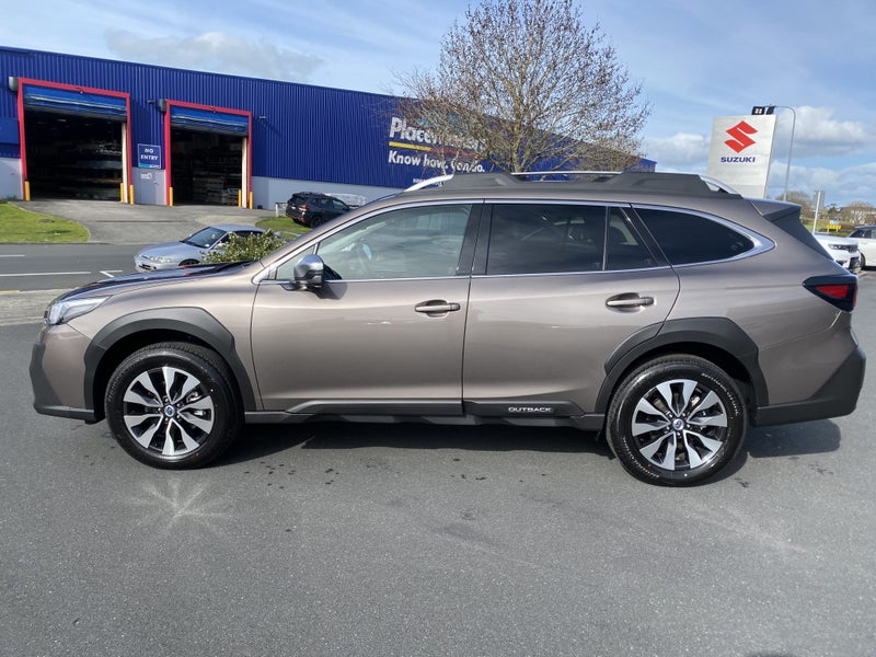 2025 Subaru Outback 2.5i Touring image 5