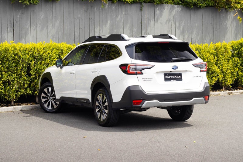 2025 Subaru Outback 2.5i Touring image 3