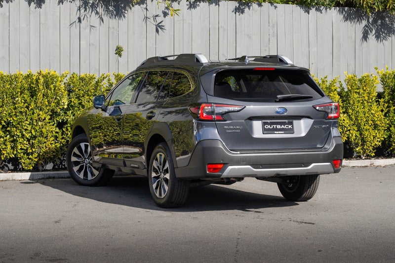 2025 Subaru Outback 2.5i Touring image 3