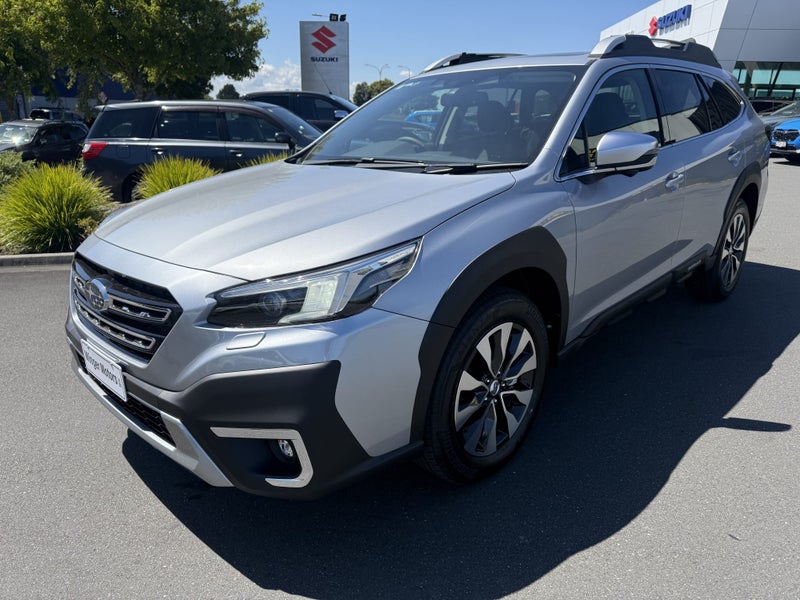 2025 Subaru Outback 2.5i Touring image 3