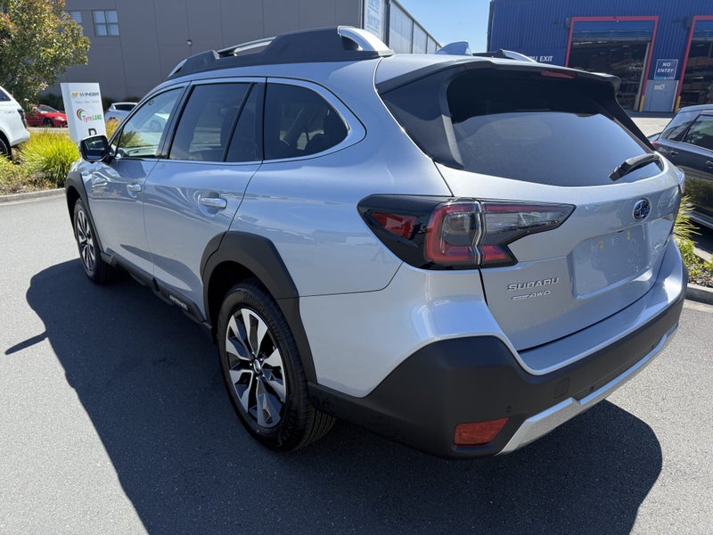 2025 Subaru Outback 2.5i Touring image 5