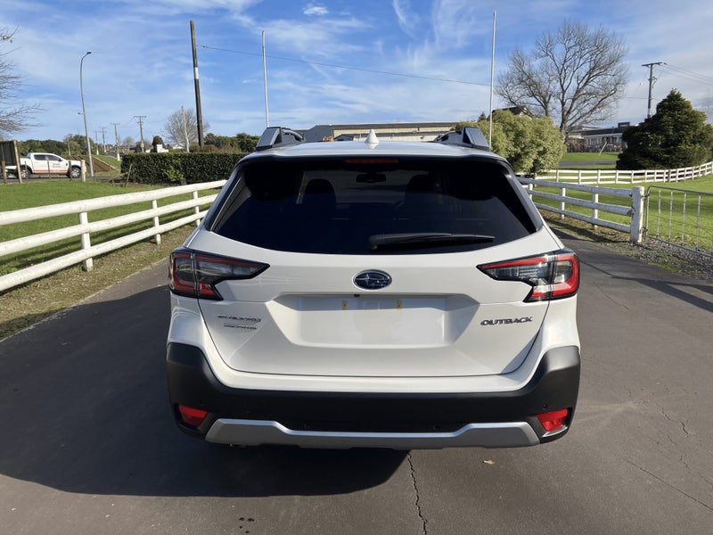 2025 Subaru Outback 2.5i Touring SLT image 5