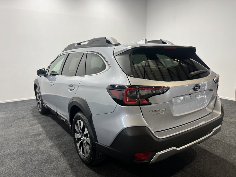 2025 Subaru Outback 2.5i Touring SLT image 5