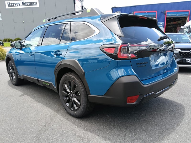 2025 Subaru Outback 2.5i Touring SLT image 4