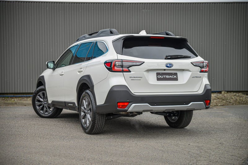 2025 Subaru Outback Sport 2.5i image 2