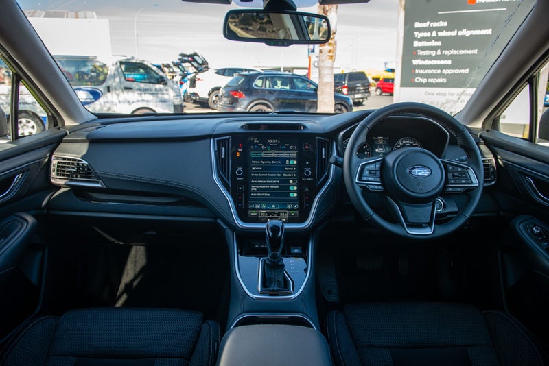 2025 Subaru Outback Sport 2.5i image 2