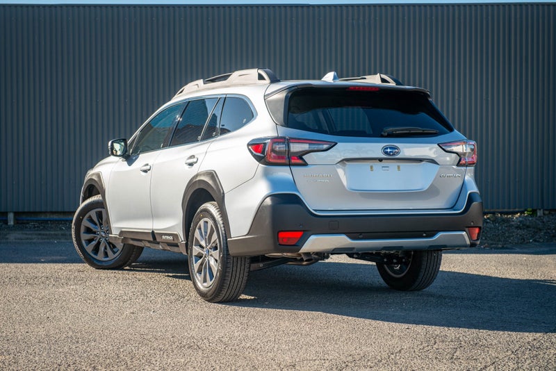 2025 Subaru Outback Sport 2.5i image 3