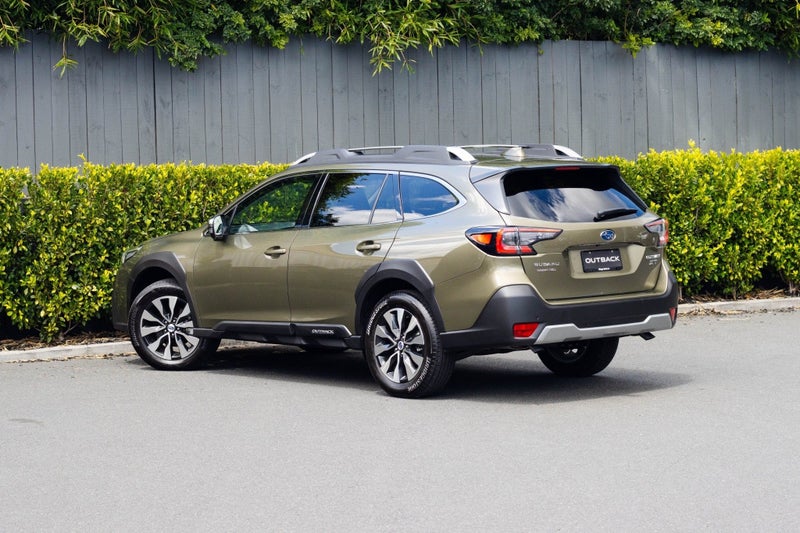 2025 Subaru Outback Touring 2.4T image 3