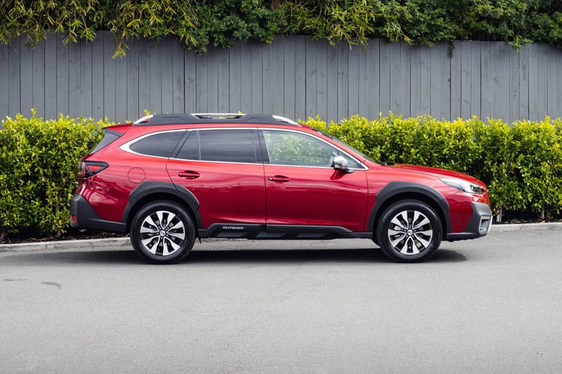 2025 Subaru Outback Touring 2.4T image 2