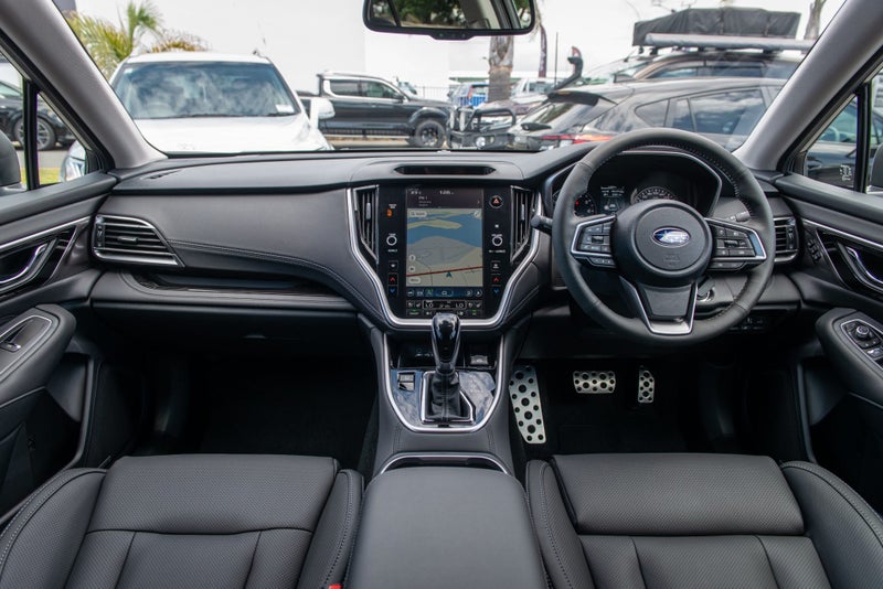 2025 Subaru Outback Touring 2.5 image 2