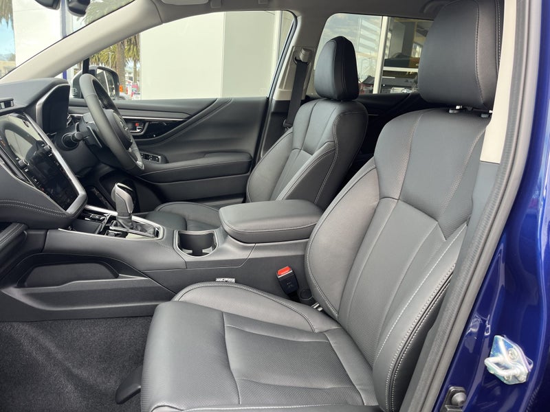 2025 Subaru Outback Touring 2.5 image 4