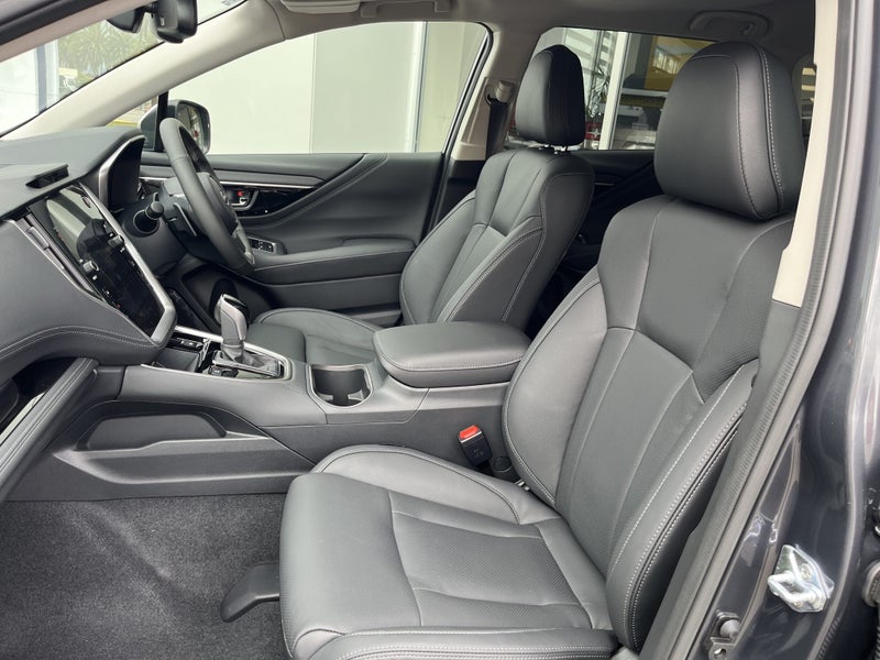 2025 Subaru Outback Touring 2.5 image 4