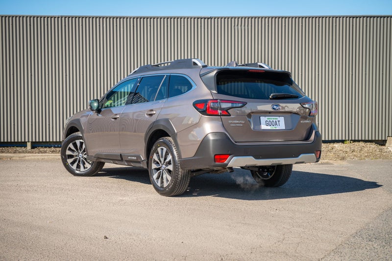 2025 Subaru Outback Touring 2.5 image 3