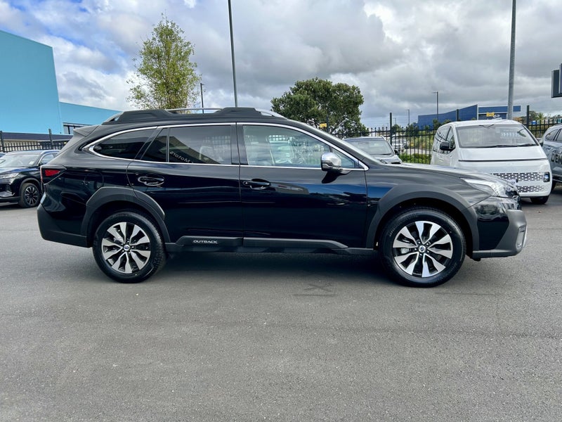 2025 Subaru Outback Touring 2.5 image 5