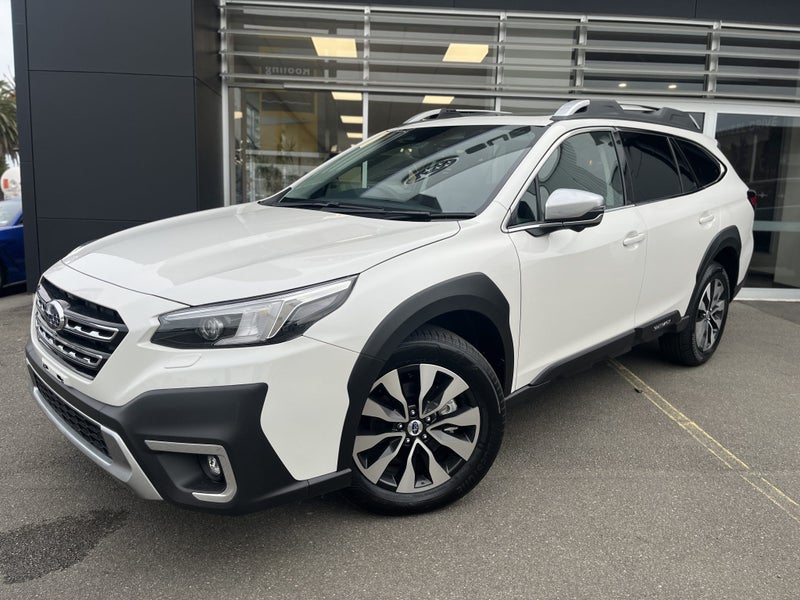 2025 Subaru Outback Touring 2.5 image 1