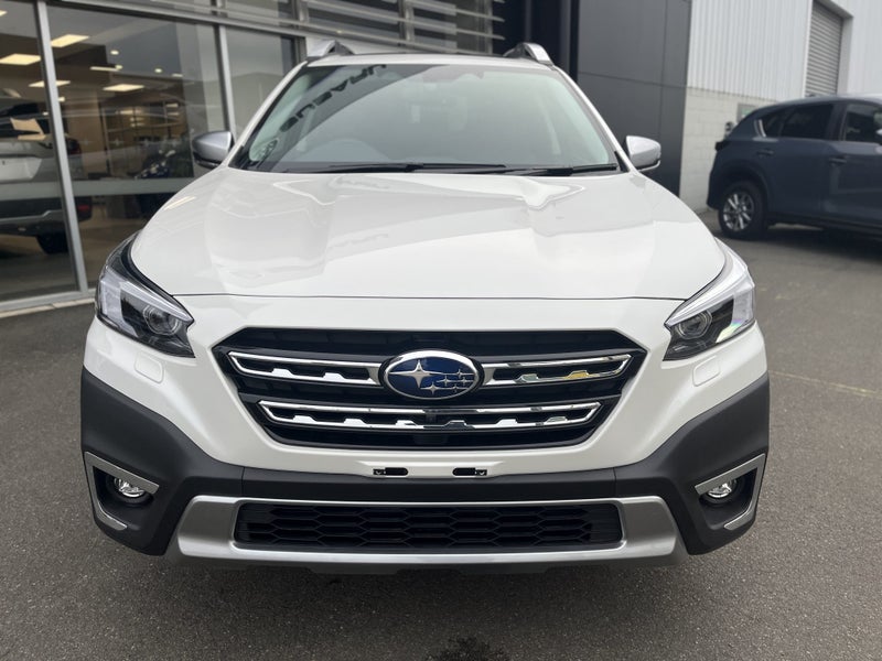 2025 Subaru Outback Touring 2.5 image 2