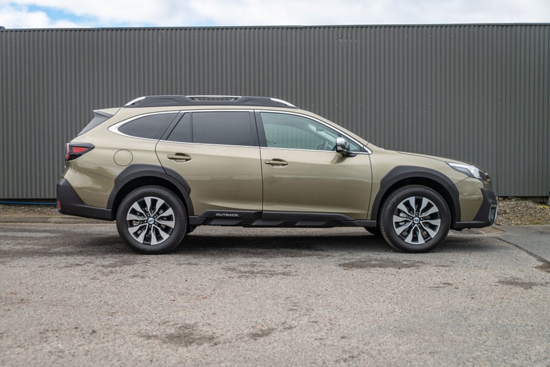 2025 Subaru Outback Touring 2.5 image 4