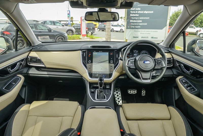 2025 Subaru Outback Touring 2.5 image 2