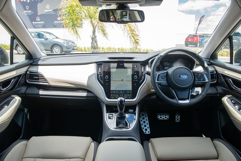 2025 Subaru Outback Touring 2.5I image 2